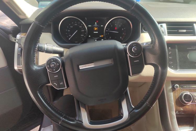 Used Land Rover Range Sport 2016 3.0 SC V6 HSE Center Console