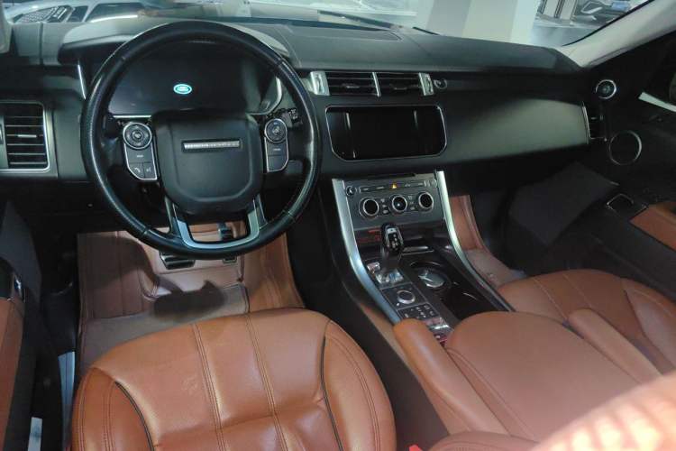 Used Land Rover Range Sport 2016 3.0 SC V6 HSE DYNAMIC Center Console