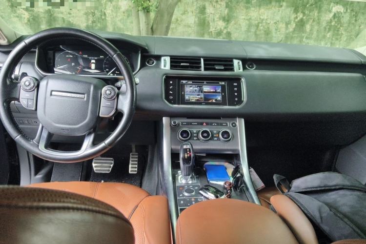 Used Land Rover Range Sport 2016 3.0 SC V6 HSE DYNAMIC Center Console