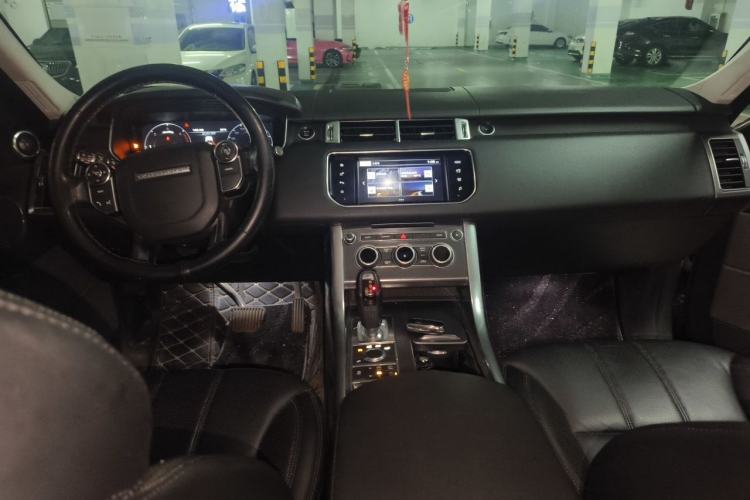 Used Land Rover Range Sport 2016 3.0 SDV6 HSE Center Console