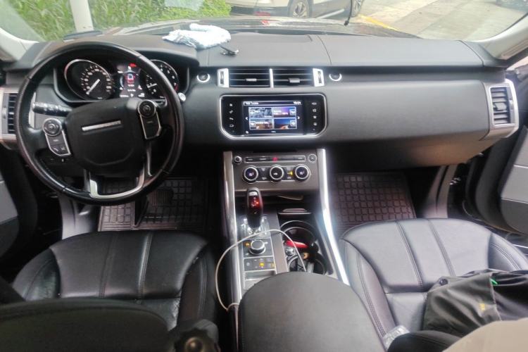Used Land Rover Range Sport 2016 3.0 SC V6 SE Center Console
