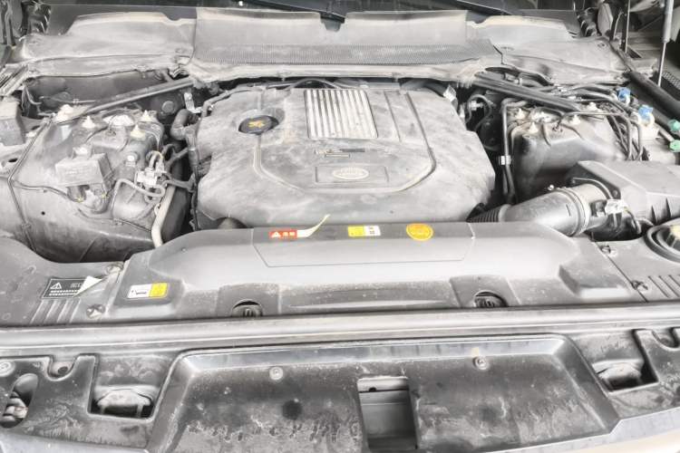 Used Land Rover Range Sport  Engine Bay
