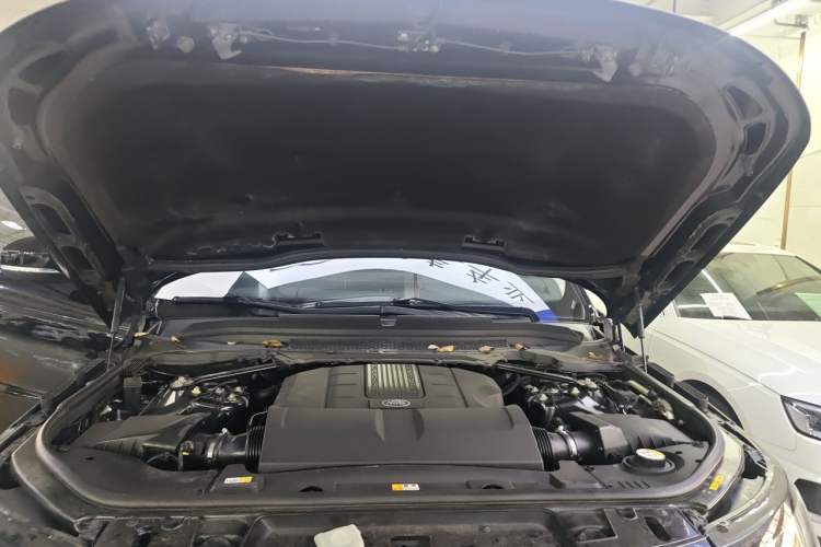 Used Land Rover Range Sport 2016 3.0 SC V6 HSE DYNAMIC Engine Bay