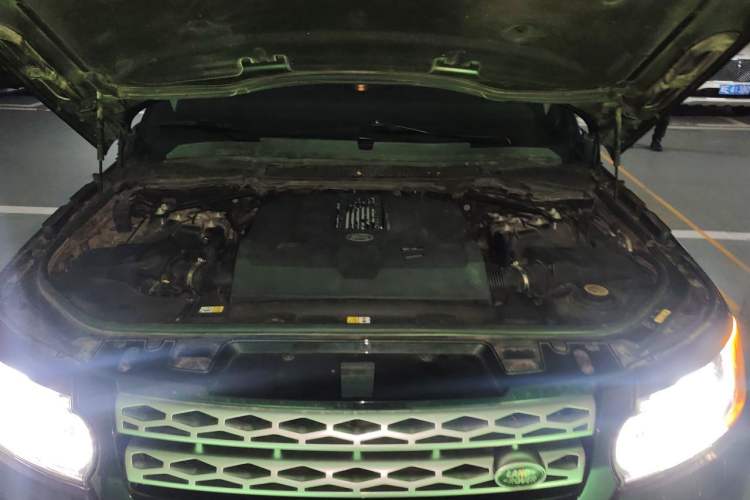 Used Land Rover Range Sport 2016 3.0 SC V6 HSE Engine Bay