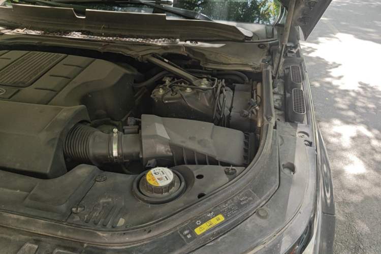 Used Land Rover Range Sport 2016 3.0 SC V6 HSE DYNAMIC Engine Bay Left