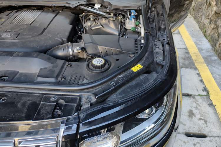Used Land Rover Range Sport  Engine Bay Left