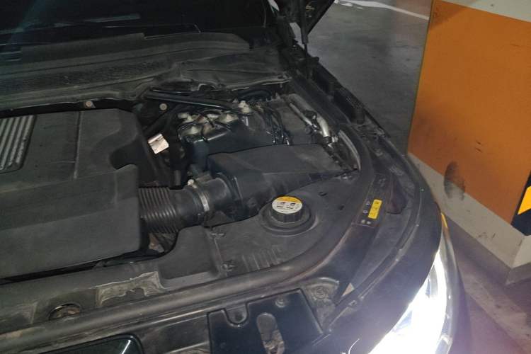 Used Land Rover Range Sport 2016 3.0 SC V6 HSE DYNAMIC Engine Bay Left