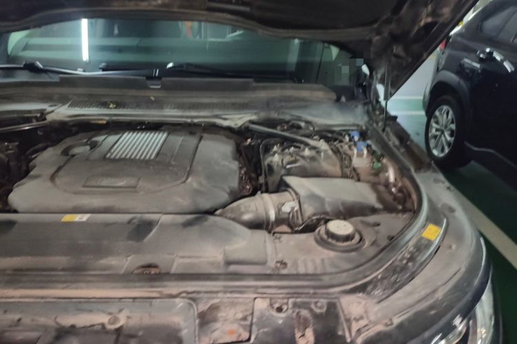Used Land Rover Range Sport 2016 3.0 SDV6 HSE Engine Bay Left