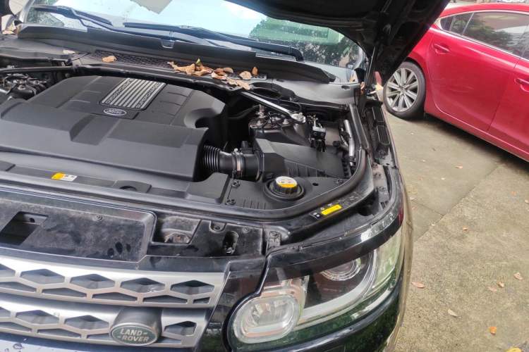 Used Land Rover Range Sport 2016 3.0 SC V6 SE Engine Bay Left