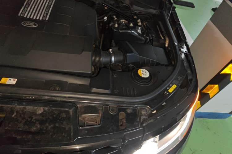 Used Land Rover Range Sport 2016 3.0 SC V6 HSE DYNAMIC Engine Bay Left