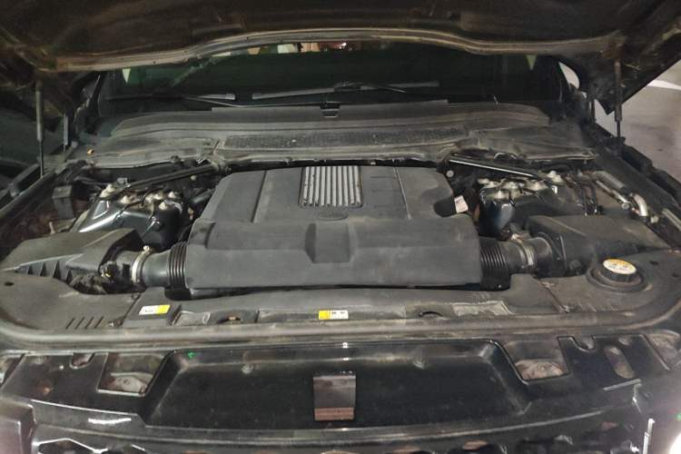 Used Land Rover Range Sport 2016 3.0 SC V6 HSE DYNAMIC Engine Bay