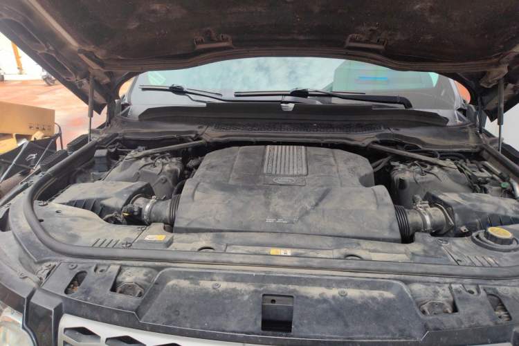 Used Land Rover Range Sport  Engine Bay