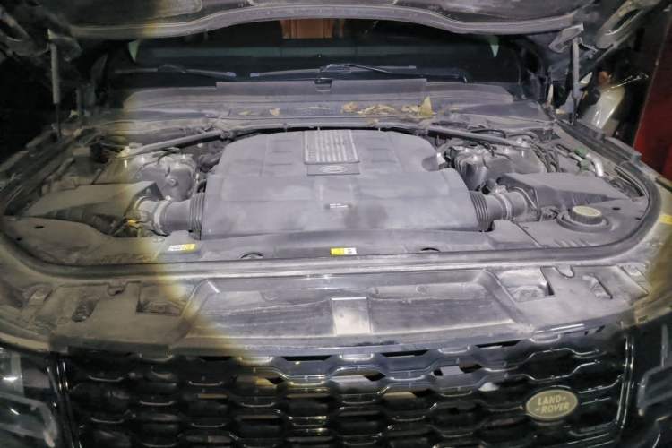 Used Land Rover Range Sport  Engine Bay