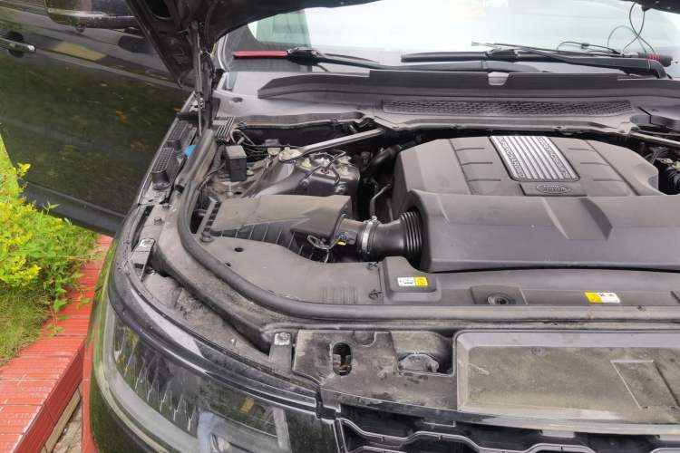 Used Land Rover Range Sport 2016 3.0 SC V6 HSE DYNAMIC Engine Bay Right
