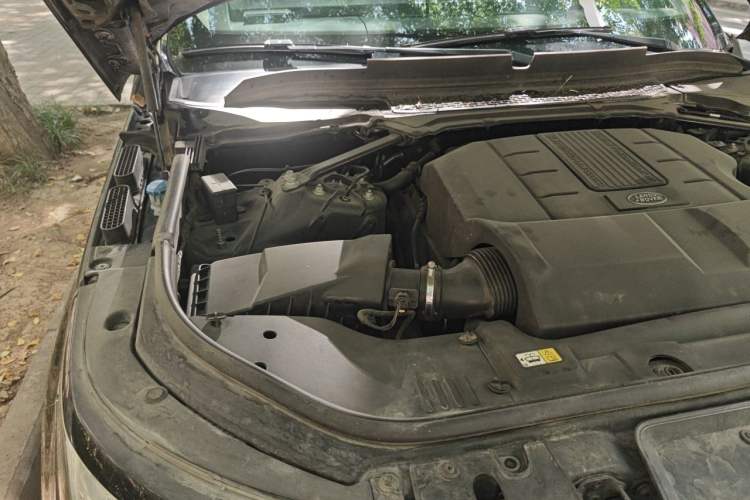 Used Land Rover Range Sport 2016 3.0 SC V6 HSE DYNAMIC Engine Bay Right