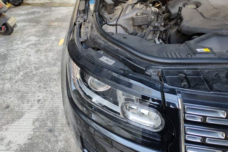 Used Land Rover Range Sport  Engine Bay Right