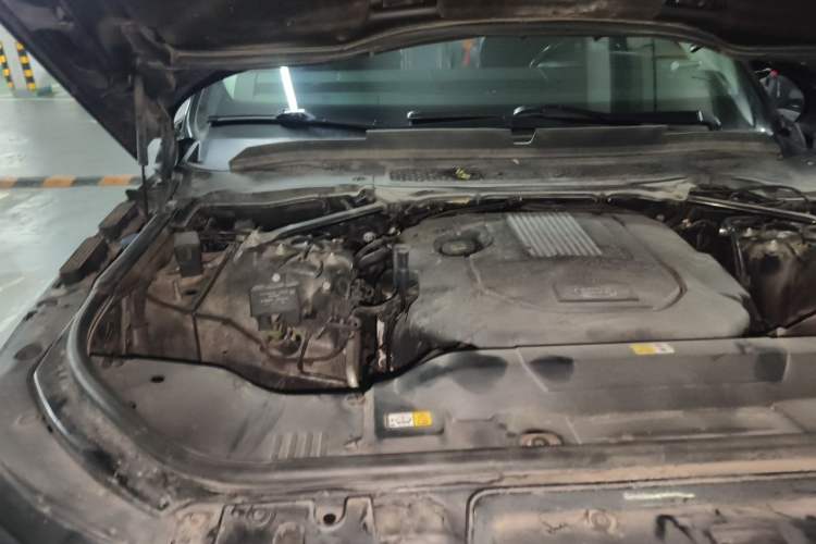 Used Land Rover Range Sport 2016 3.0 SDV6 HSE Engine Bay Right