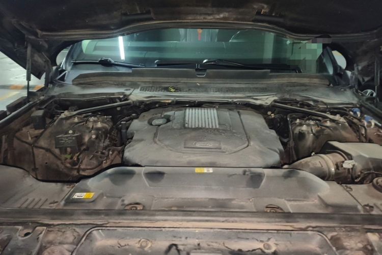 Used Land Rover Range Sport 2016 3.0 SDV6 HSE Engine Bay
