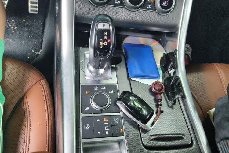 Used Land Rover Range Sport 2016 3.0 SC V6 HSE DYNAMIC Gear Lever