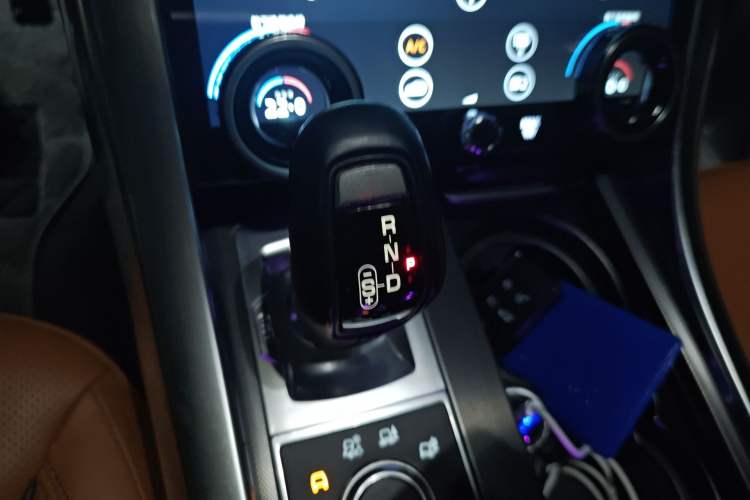 Used Land Rover Range Sport 2016 3.0 SC V6 HSE DYNAMIC Gear Lever