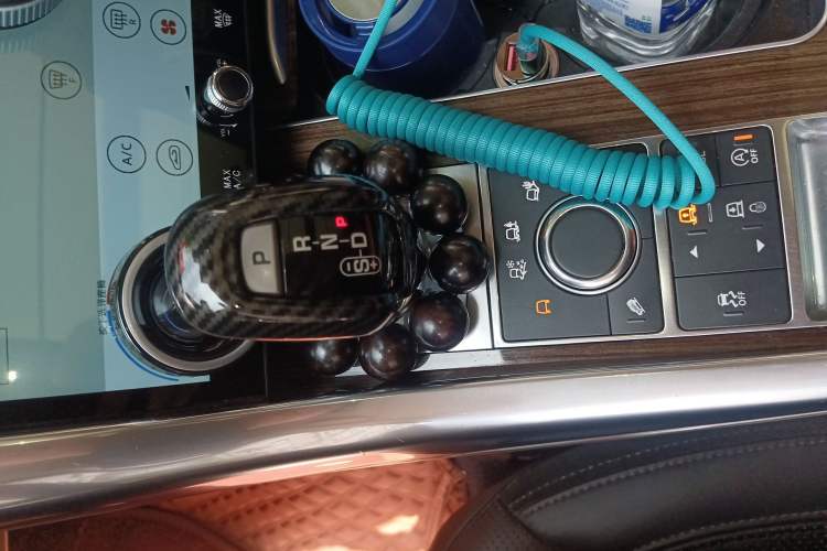 Used Land Rover Range Sport 2016 3.0 SC V6 HSE Gear Lever