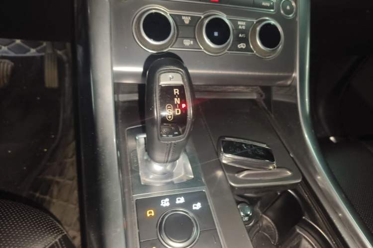 Used Land Rover Range Sport 2016 3.0 SDV6 HSE Gear Lever