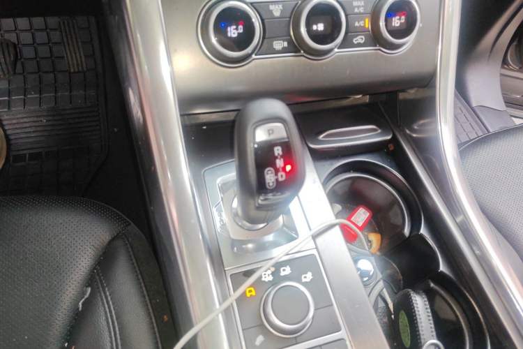 Used Land Rover Range Sport 2016 3.0 SC V6 SE Gear Lever