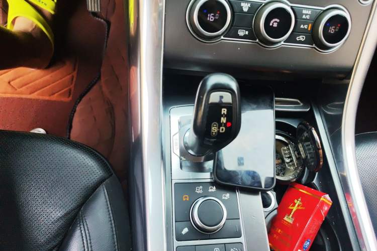 Used Land Rover Range Sport 2016 3.0 SC V6 SE Gear Lever