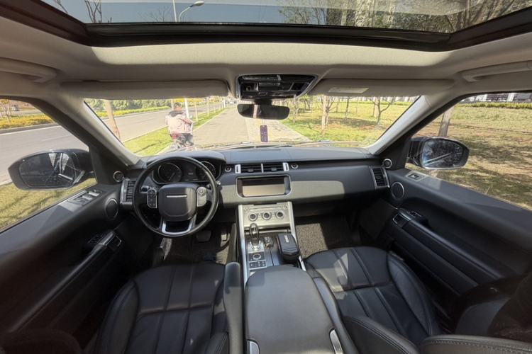 Used Land Rover Range Sport 2016 3.0 SC V6 SE Interior 1