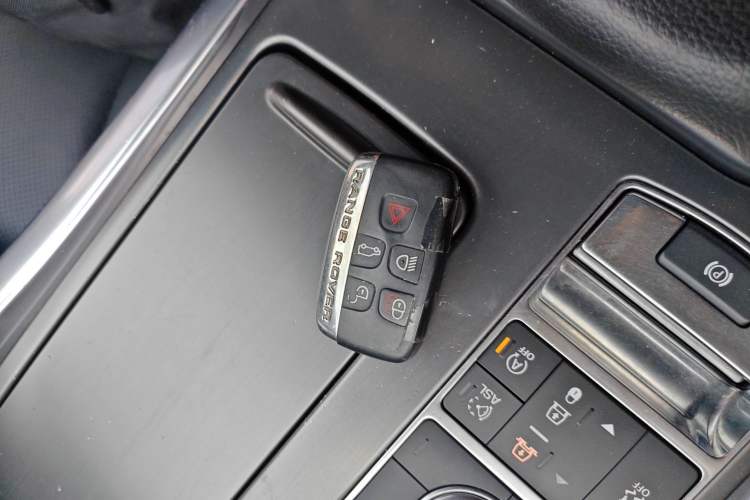 Used Land Rover Range Sport 2016 3.0 SC V6 SE Interior 1