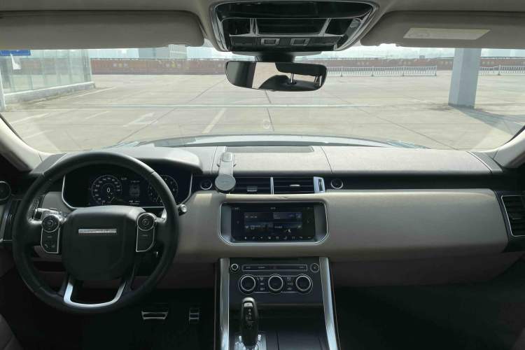 Used Land Rover Range Sport 2016 3.0 SC V6 HSE DYNAMIC Interior 2