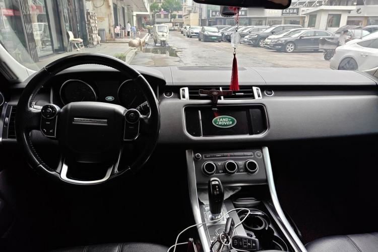 Used Land Rover Range Sport 2016 3.0 SC V6 SE Interior 2