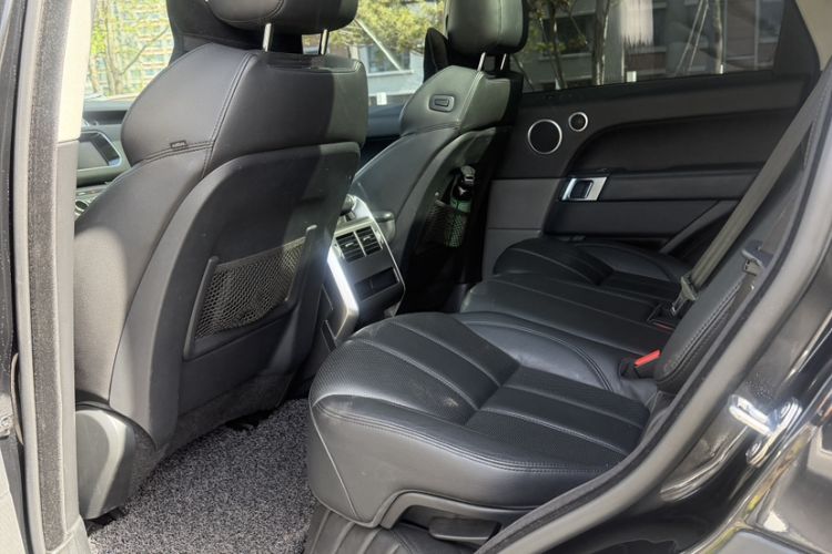 Used Land Rover Range Sport 2016 3.0 SC V6 SE Interior 3