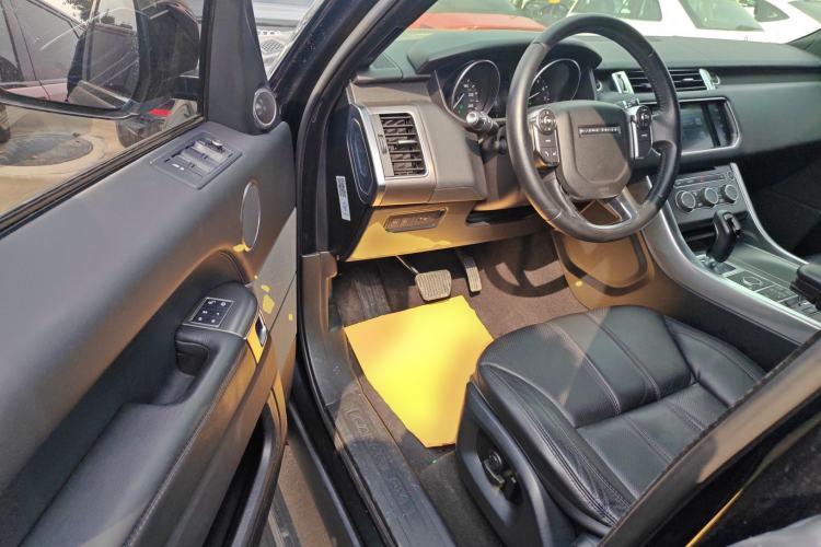 Used Land Rover Range Sport 2016 3.0 SC V6 SE Interior 3