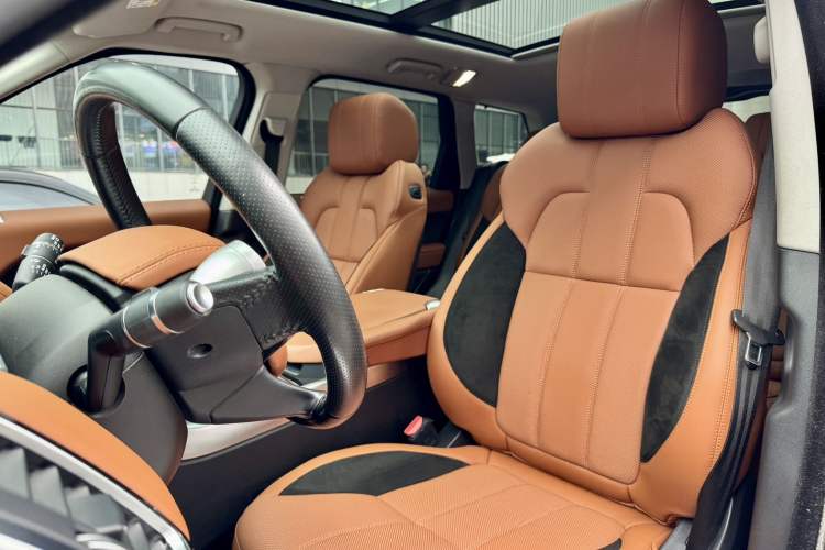 Used Land Rover Range Sport 2016 3.0 SC V6 HSE Interior 4
