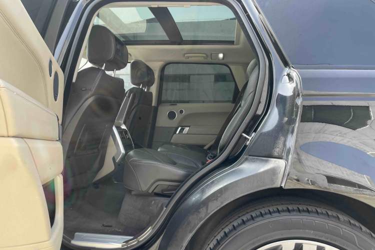 Used Land Rover Range Sport 2016 3.0 SC V6 HSE DYNAMIC Interior 5