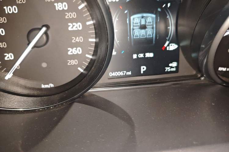 Used Land Rover Range Sport  Odometer Close Up