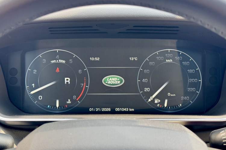 Used Land Rover Range Sport 2016 3.0 SC V6 HSE DYNAMIC Odometer Close Up