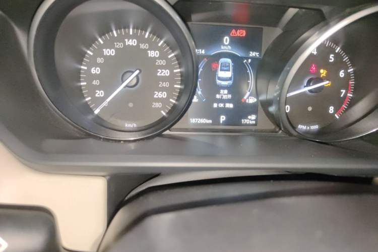 Used Land Rover Range Sport 2016 3.0 SC V6 HSE Odometer Close Up