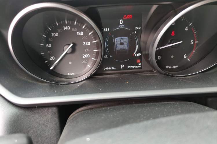 Used Land Rover Range Sport  Odometer Close Up