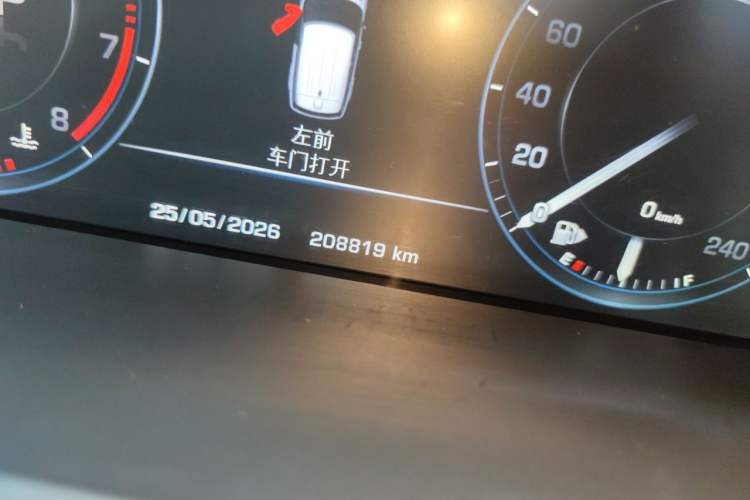 Used Land Rover Range Sport 2016 3.0 SC V6 HSE DYNAMIC Odometer Close Up