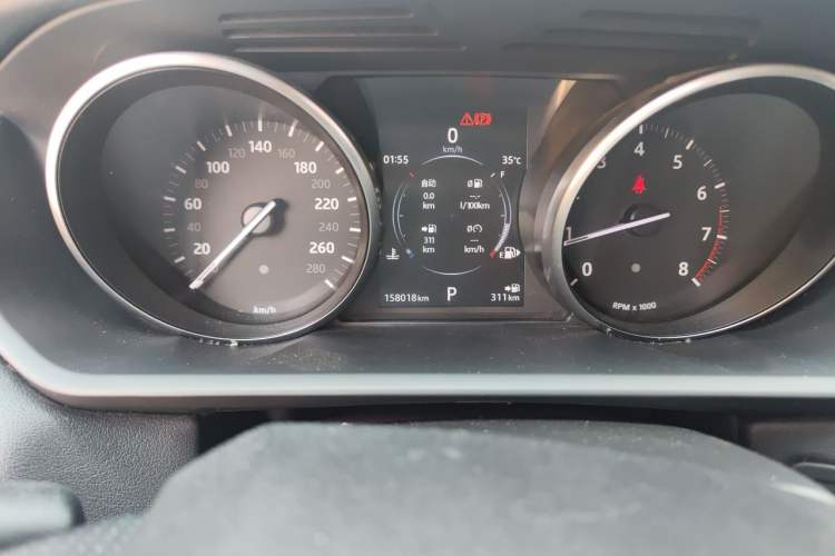 Used Land Rover Range Sport 2016 3.0 SC V6 SE Odometer Close Up
