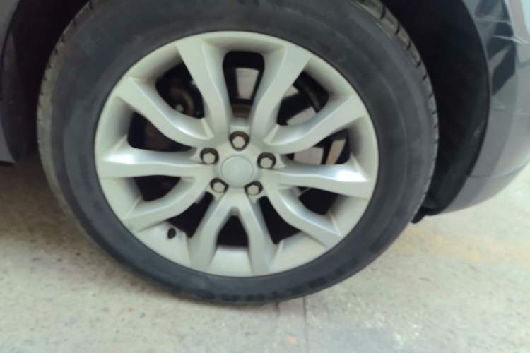 Used Land Rover Range Sport 2016 3.0 SC V6 SE Right Front Wheel Hub