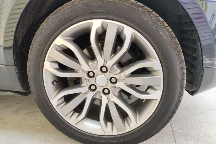 Used Land Rover Range Sport 2016 3.0 SC V6 HSE DYNAMIC Right Front Wheel Hub