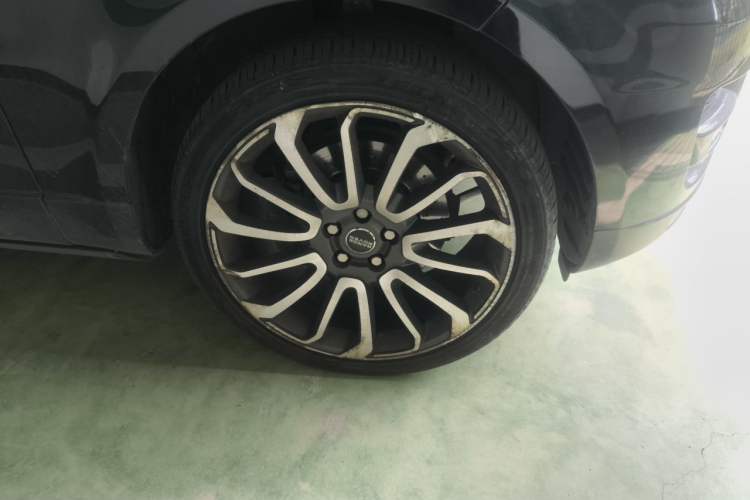 Used Land Rover Range Sport  Right Front Wheel Hub