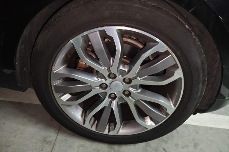 Used Land Rover Range Sport 2016 3.0 SC V6 HSE DYNAMIC Right Front Wheel Hub