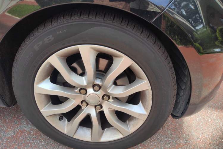 Used Land Rover Range Sport  Right Front Wheel Hub