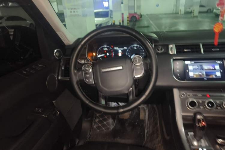 Used Land Rover Range Sport 2016 3.0 SDV6 HSE Steering Wheel
