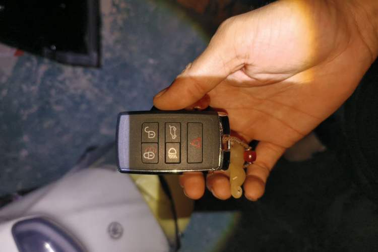 Used Land Rover Range Sport  Vehicle Key