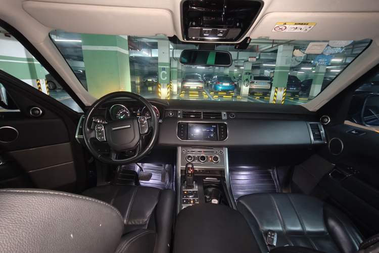 Used Land Rover Range Sport 2016 3.0 SC V6 SE Center Console